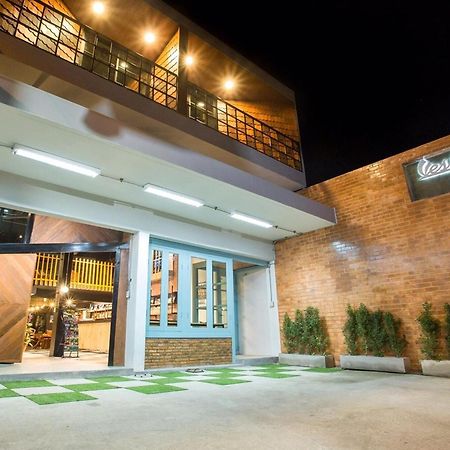 Vestique Hostel Chiang Mai Zewnętrze zdjęcie